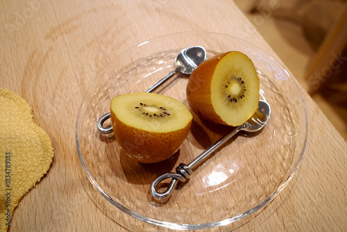 korea cafe fruit kiwi gold plate food