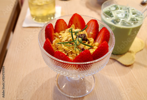 korea cafe strawberry dessert yogurt creamcheese