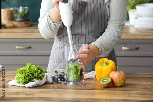 Young woman preparing delic...