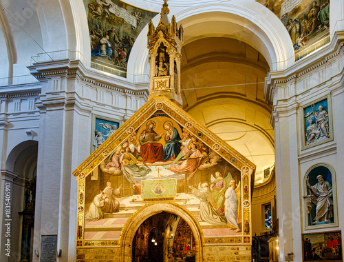 Billede på lærred View of the Porziuncola in the Basilica of Santa Maria Maggiore in Assisi, Umbri