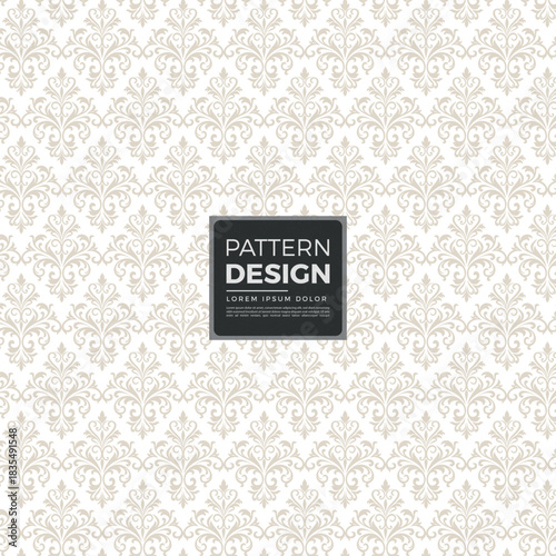 Bild auf Leinwand Light beige ornamental seamless damask pattern on white background