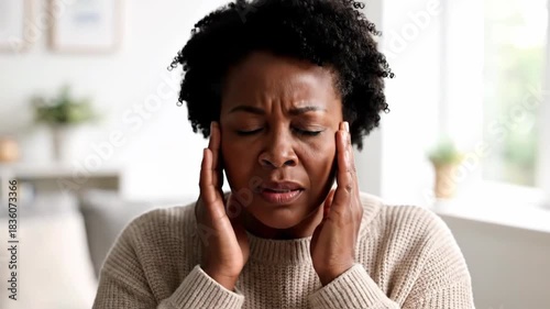 Woman Experiencing Pain: A Visual Story of Discomfort and Emotional Strain