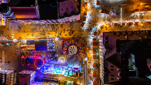 Fotografie Wroclaw Christmas market at night aerial view filled with lights crowds stalls a
