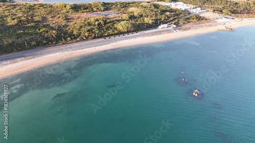 日本のドローン映像　瀬戸内海の砂浜を空撮
