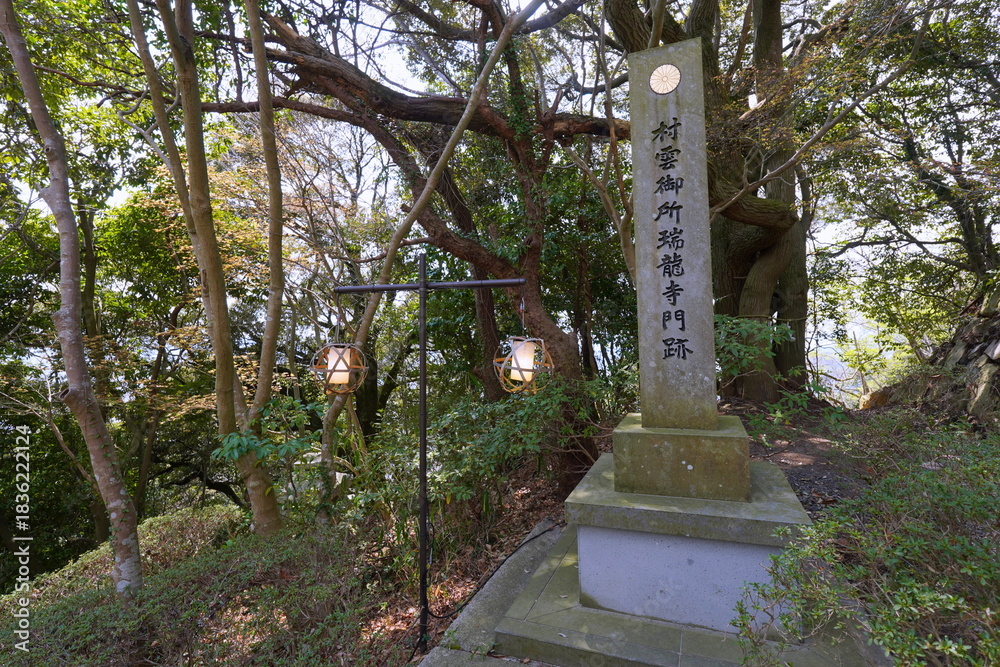 Fototapeta premium 滋賀・近江八幡 八幡山城本丸跡・村雲瑞龍寺