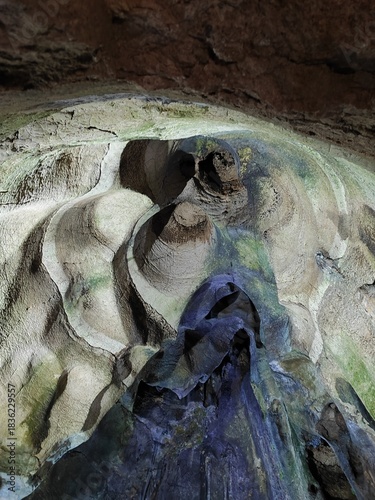  El interior de la Cueva de las Calaveras. Benidoleig. Alicante. España. Una cavidad natural.