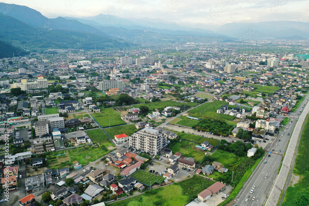 Fototapeta premium 山梨県笛吹市の石和温泉付近