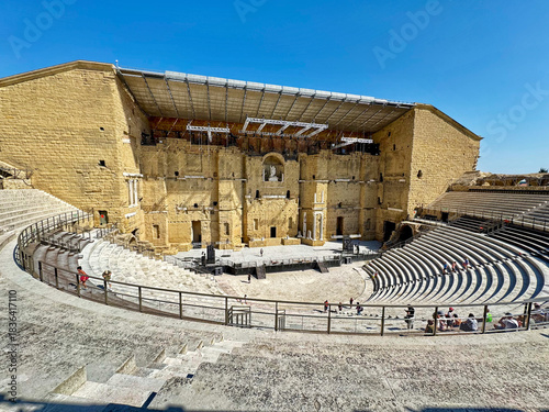 Classé au Patrimoine mondial de l’UNESCO, le Théâtre antique d’Orange est l’un des joyaux de la Rome impériale
