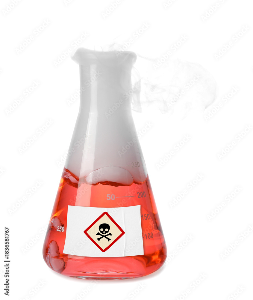 Obraz premium Poison in conical flask isolated on white. Laboratory glassware with skull and crossbones label