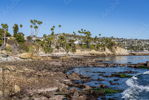 Marine sandstone, siltstone, shale, and conglomerate （Topanga Group）. Heisler Park, Laguna Beach is a city in Orange County, California, United States. Pacific Ocean. coastal terrace