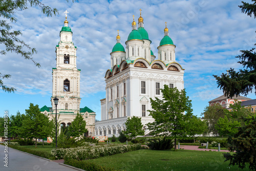 Tableau sur toile Cathedral of the Assumption of the Blessed Virgin Mary with a bell tower on the