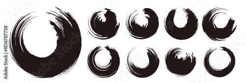 筆で書いた円形のベクター素材のセット