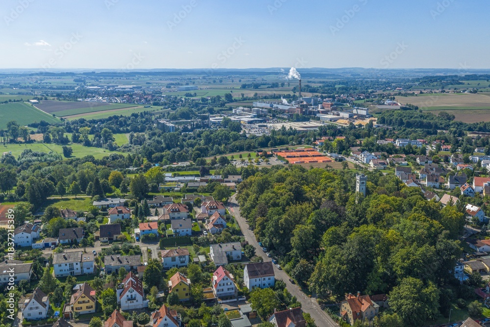Obraz premium Ehingen, die Kreisstadt des Alb-Donau-Kreises am Rand der Schwäbischen Alb von oben