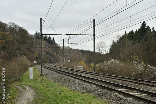 Ligne de chemin de fer traversant le bois de Villers-la-Ville (Nivelles)