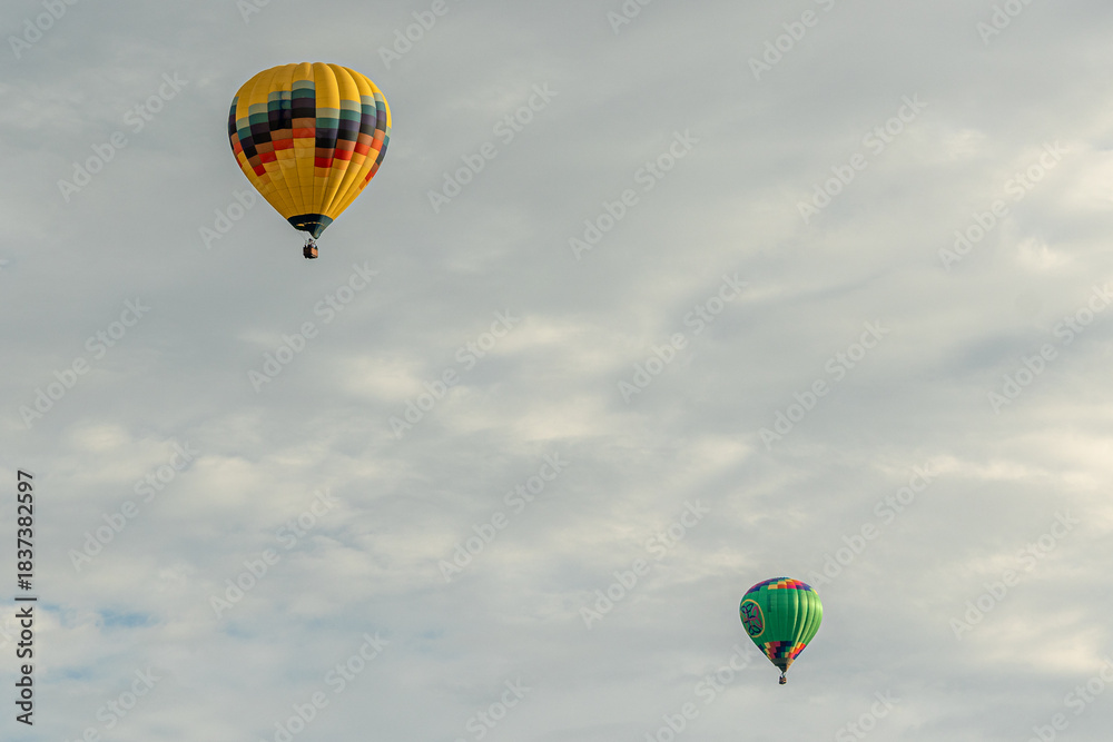 Fototapeta premium Balloons Over The Gorge