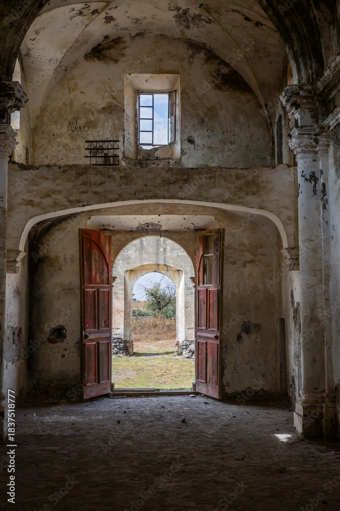Fototapeta premium Ex Hacienda Caxcantla, Municipio de Aljojuca, Estado de Puebla, México.