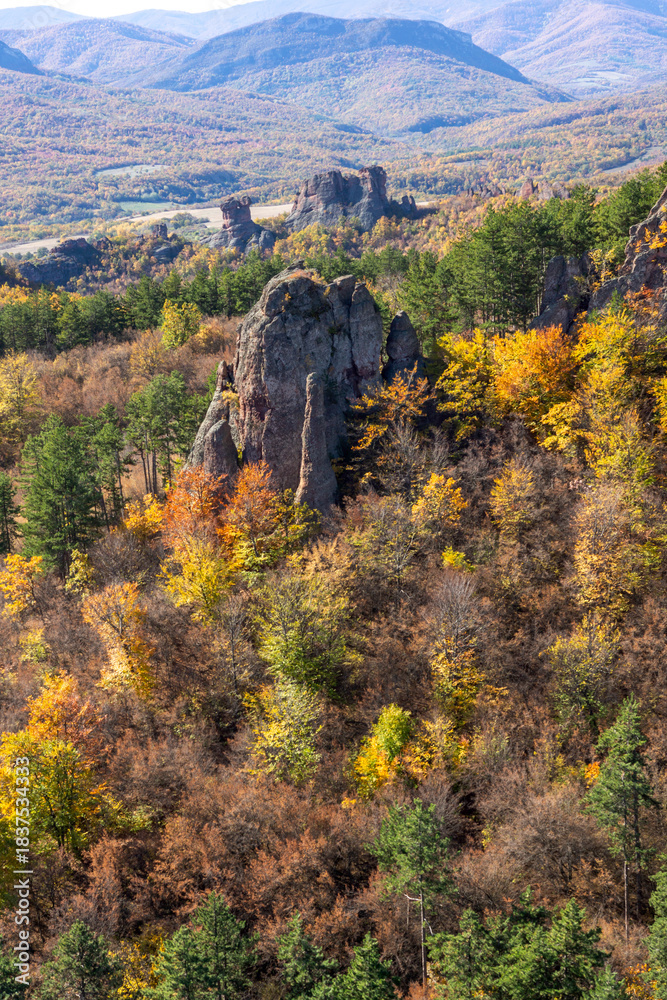 Obraz premium Autumn view of Belogradchik Rocks, Bulgaria