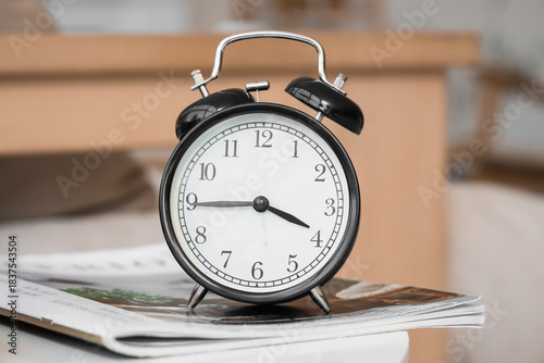 Black vintage alarm clock w...