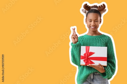 Teenage African-American gi...