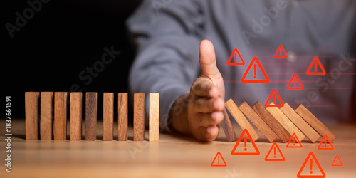 Quadro em tela A conceptual risk control graphic illustrating crisis prevention, operational st