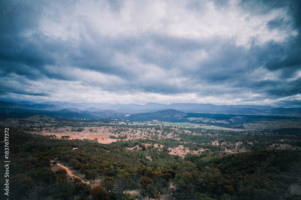 Obraz premium The Mount Stromlo Observatory, nestled in the Australian Capital Territory, stands as a beacon of astronomical discovery.