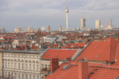 Berlin Skyline 2025, Blick von Neukölln in Richtung Stadtmitte