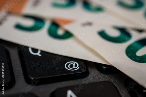 Wallpaper Mural Betrug im Internethandel Torontodigital.ca