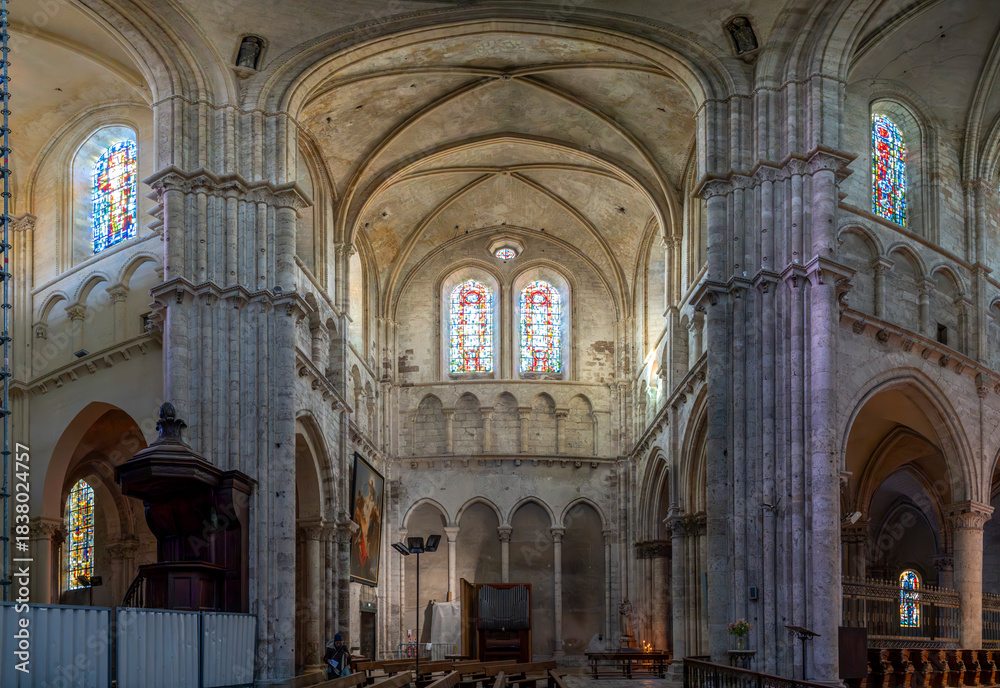 Fototapeta premium Blois, France - 10 26 2025: Saint Nicholas Church. Panoramic view of the scaffolding inside the church