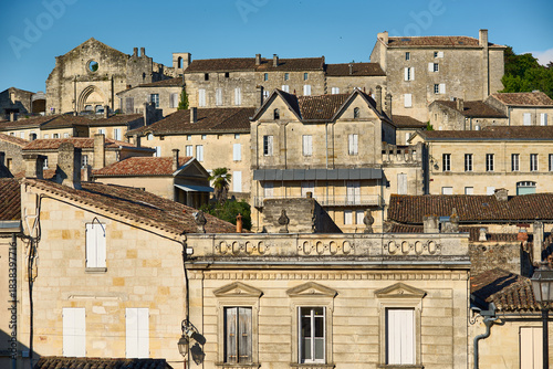Tableau sur toile Saint emilion medieval village historic french architecture