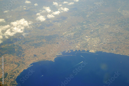 Prospettiva Aerea del Porto e del Centro Urbano di Napoli 1063