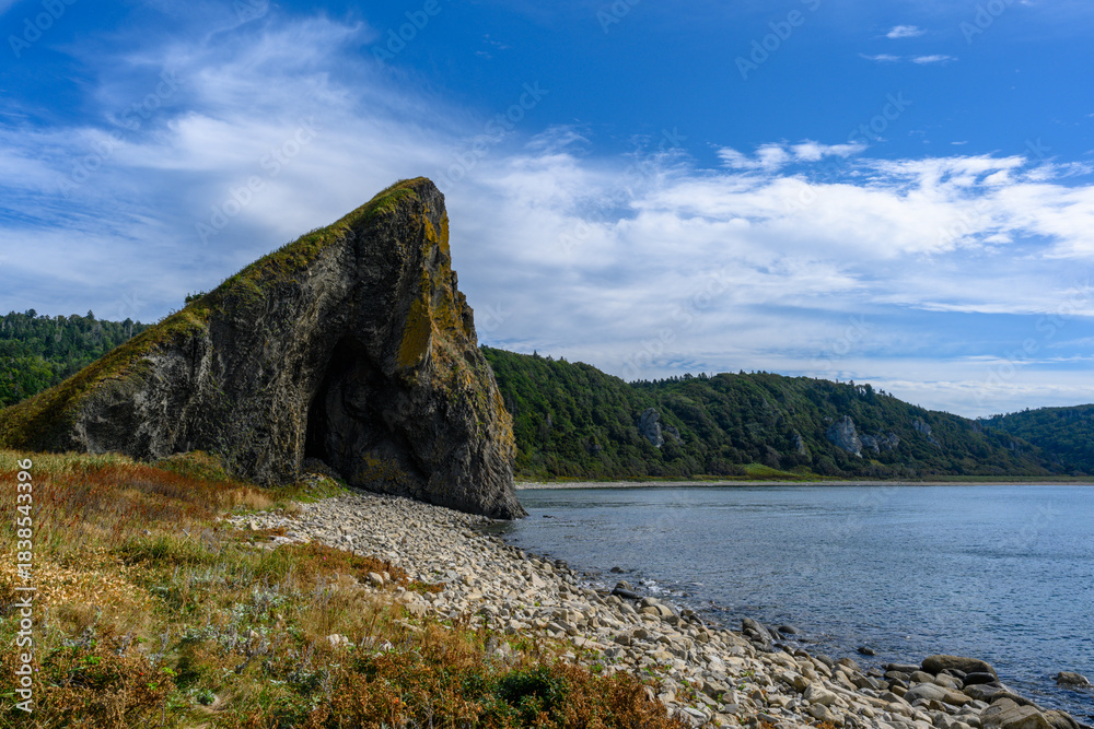 Fototapeta premium Breathtaking coastal rock formation near the water in beautiful Russia