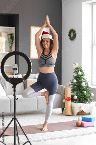 Sporty mature woman in Sant...
