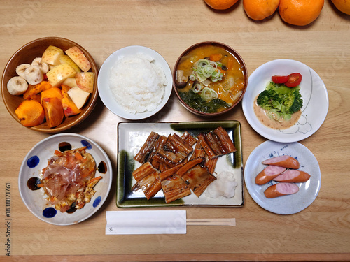 Special menu for Doyo no Ushi no Hi, a traditional Japanese event - Washoku-style set meal featuring grilled conger eel (includes a small dish, soup, and dessert) / 日本の風物詩，土用の丑の日・スペシャルメニュー～穴子の蒲焼きの和風御膳