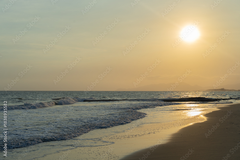 Obraz premium Long Hai sunset beach