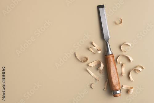 Cuadro en lienzo Woodworking Chisel with Curled Shavings in Minimal Artisan Craft Scene