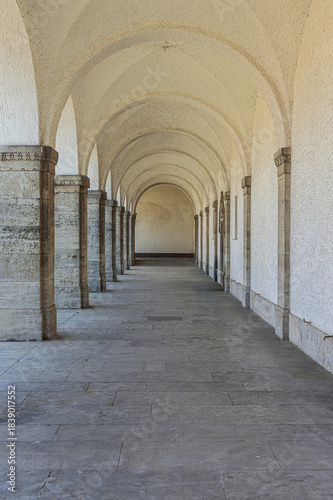 An arched gallery in the Sprudelhof in Bad Nauheim, a spa complex built in the Art Nouveau style between 1905 and 1911