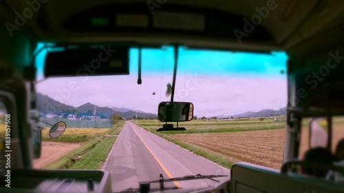 車の窓から見える綺麗な景色