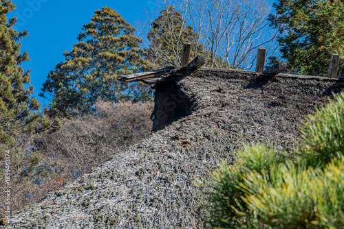 三州足助屋敷の茅葺建物