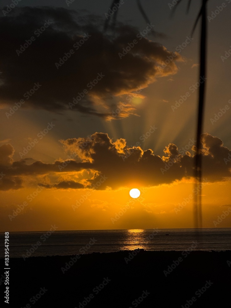 Naklejka premium Amazing Sunset in Madeira