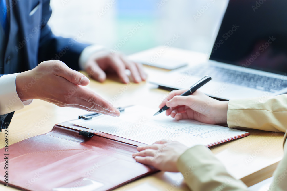 Fototapeta premium 契約書 申込書 書類 サイン 署名