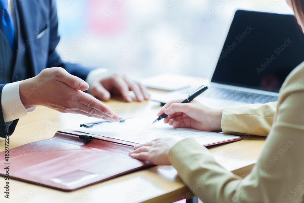 Fototapeta premium 契約書 申込書 書類 サイン 署名