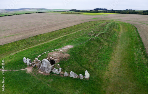 West Kennet long barrow, Avebury, England. Prehistoric Neolithic chambered burial site. Barrow mound 104m long 25m wide. Looking S.W. aka West Kennett