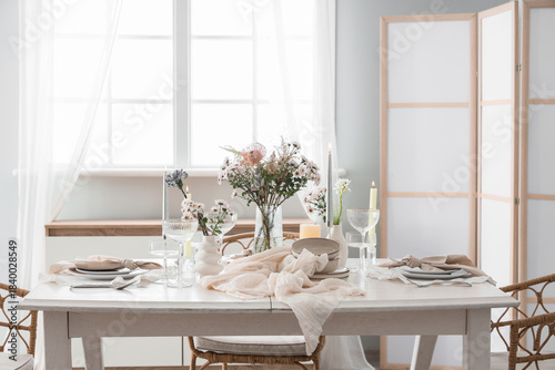 Beautiful table setting wit...