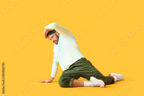 Handsome male hip-hop dance...