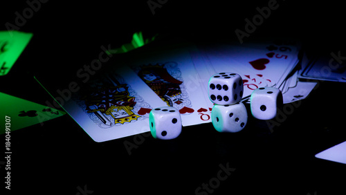 POKER Y DADOS