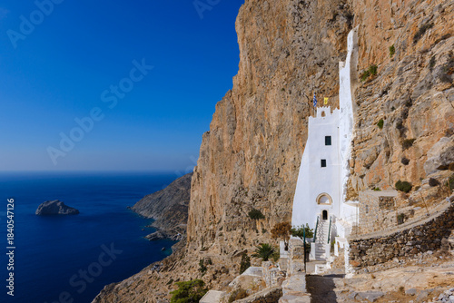 Fotografie side profile of the Panagia Hozoviotissa Monastery in Amorgos