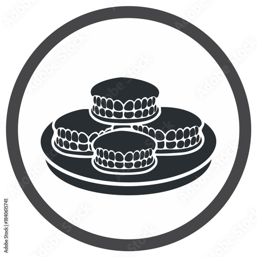 Four Jaws on a Plate in a Circle Design with Teeth on Edges