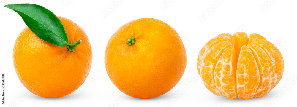 Obraz premium Fresh ripe mandarin, tangerine or clementine fruit with green leaf and peeled mandarin isolated set.