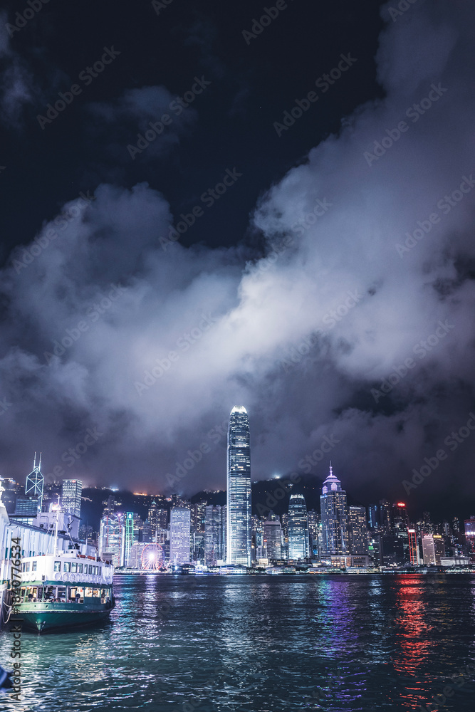 Fototapeta premium hong kong skyline at night from Kowloon