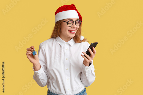 Young female real estate ag...